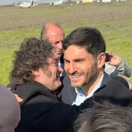 Santa Fe recibe USD 75 millones con aval de Milei: cómo se usará y qué pasa si Pullaro incumple