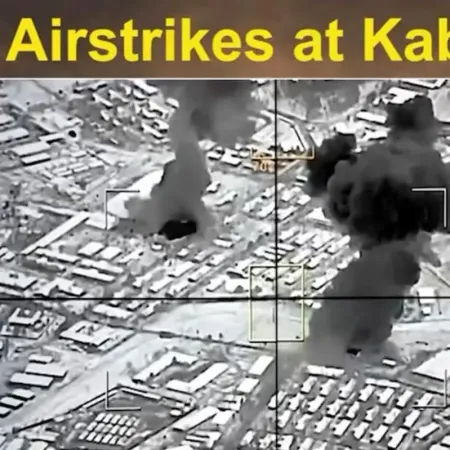 Pakistán bombardea Kabul y los talibanes hablan de guerra abierta