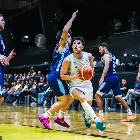 Básquet: Argentina cayó ante Uruguay y ahora piensa en Panamá