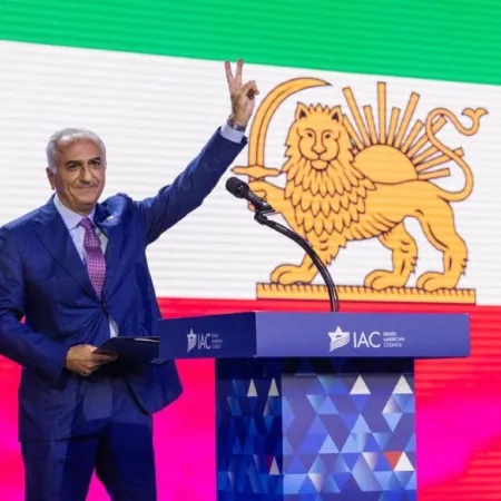 Golpes en Teherán y presión externa: cómo busca Reza Pahlavi un cambio en Irán