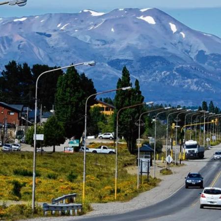 Peligro: hizo manejar a su hijo de 16 años sin licencia en la Ruta 40 y fue sancionado