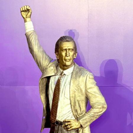 Pat Riley fue inmortalizado en la casa de los Lakers