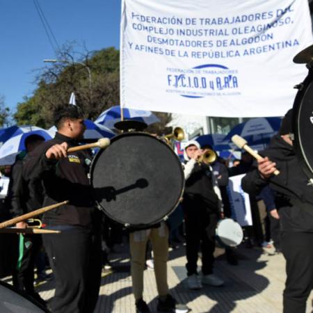 Los gremios de trabajadores rurales y aceiteros se sumarán al paro de la CGT
