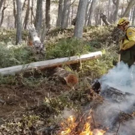 Incendios en Chubut: la lluvia y la nieve dan un respiro, pero los brigadistas siguen en alerta máxima