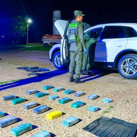 La delató el escáner: detuvieron a una chica que llevaba 88 kilos de cocaína en el auto