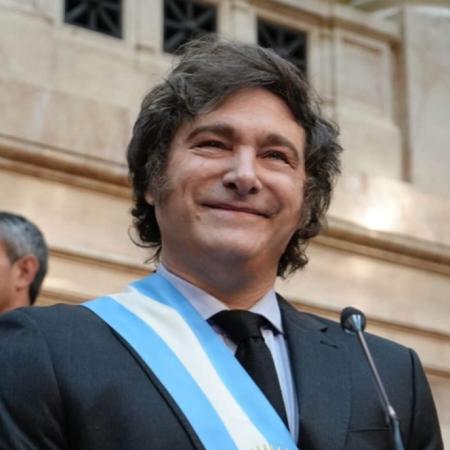 Milei dice chau a "ley del lobizón": qué beneficios perderían los séptimos hijos