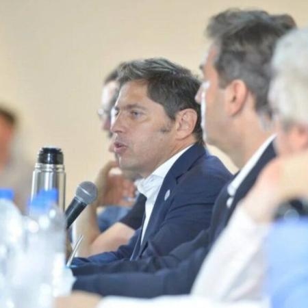 Axel Kicillof busca contener a intendentes en alerta por la caída de recursos