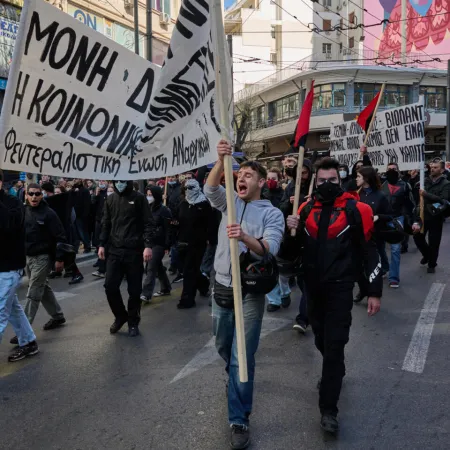 Tempi: Grecia reaviva el reclamo de justicia antes del juicio