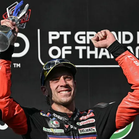 Bezzecchi se impone en Tailandia y Acosta lidera el Mundial de MotoGP