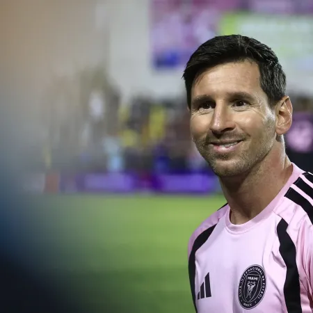 Messi siguió el debut del club de su familia Leones FC por LPF Play y explotaron las redes