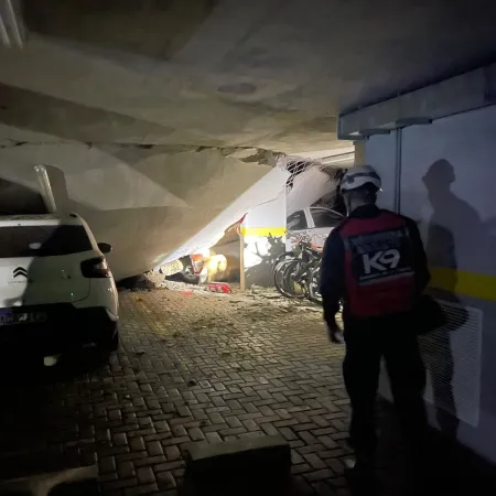 Derrumbe en un complejo de viviendas en Parque Patricios: 300 familias evacuadas