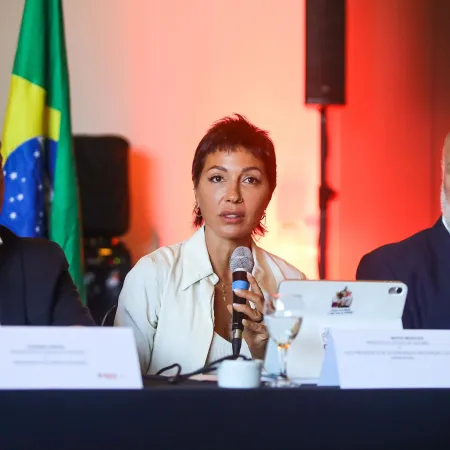 Mayra Mendoza gestiona en Brasil financiamiento internacional para obras clave contra inundaciones