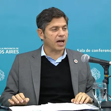“Me cago a trompadas”: la frase de Kicillof sobre la escuela pública dirigida a Milei