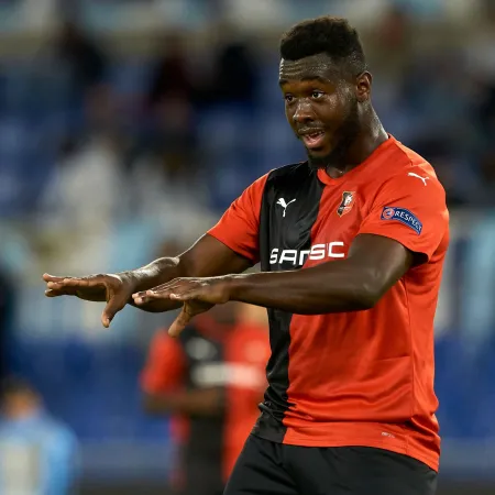 Joris Gnagnon: la historia del futbolista despedido del Sevilla por sobrepeso