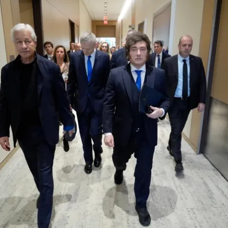 Milei contra Rocca y Madanes: el discurso que sacudió a empresarios en NY