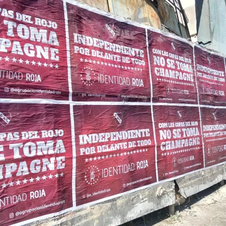 Avellaneda amaneció empapelada contra la conducción de Grindetti en Independiente