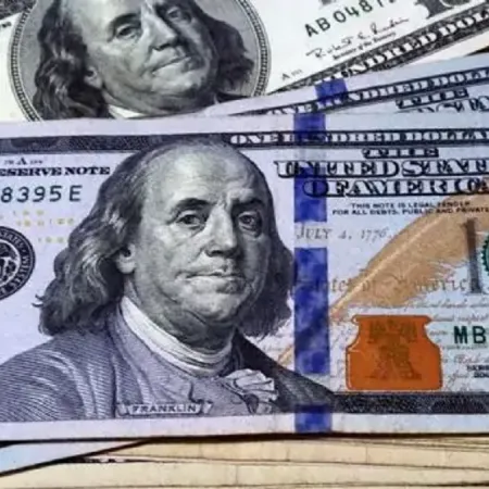 Dólar blue se posiciona sobre el oficial: claves del día financiero