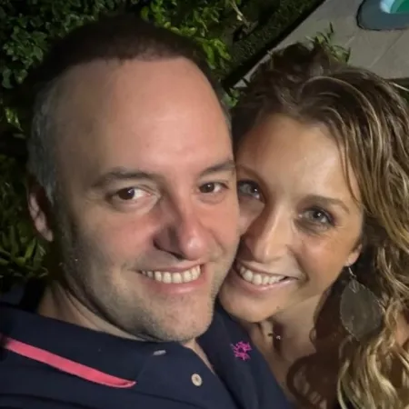 Adorni, su esposa y Nueva York: el proyecto sobre viajes oficiales cajoneado en Diputados