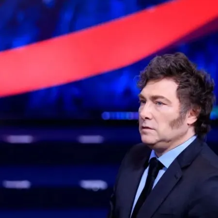 Los de acá, prebendarios; los de afuera, visionarios