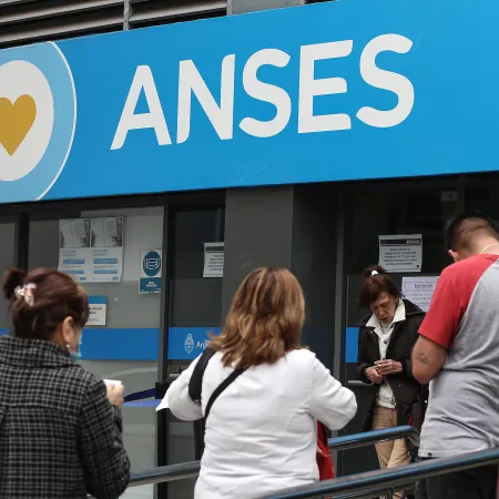 ANSES paga hoy: ¿quiénes deben revisar su cuenta bancaria?