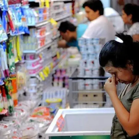 Febrero con 2,9% de inflación: los dos datos que preocupan a Caputo