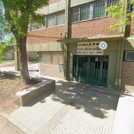 Una bandera de cuatro metros y un mensaje intimidante: volvieron las amenazas en escuelas de Rosario