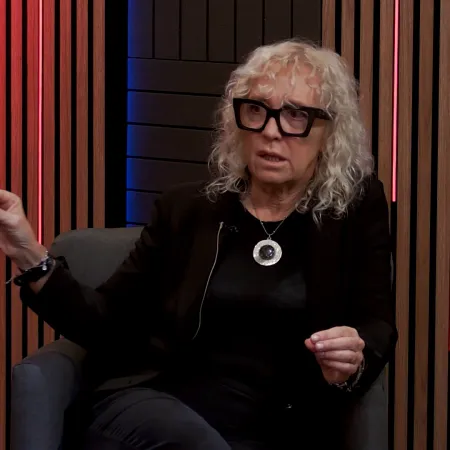 Mónica Frade: Carrió, Adorni, los "teloneros" de Milei y una nueva alianza en el Congreso