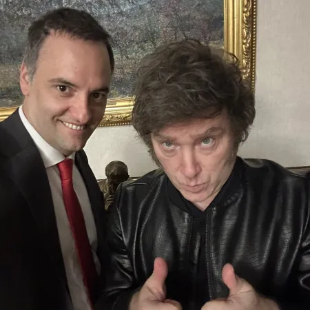 Tensión y política: Milei y Adorni enfrentan las críticas en Córdoba, ¿cómo seguirán?