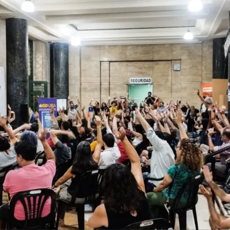 Comienza el paro nacional universitario y docentes de la UBA extreman la huelga
