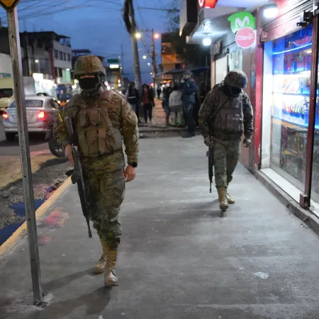 Ecuador y el toque de queda: ¿Un camino hacia la seguridad o el caos?