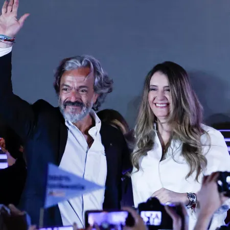 Cambio en Colombia: Valencia y Oviedo apuestan por el centro