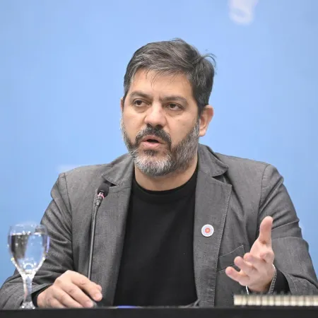 Bianco cruzó a Milei y Adorni por $Libra y el viaje a Nueva York