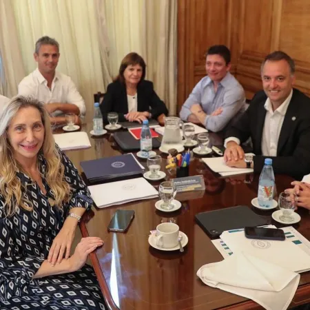 Crisis en el Gobierno: Adorni lidera reunión clave, ¿cuál es el objetivo?