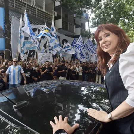 Cristina, Cuadernos y la reacción de Kicillof para "cumplir" y evitar reproches