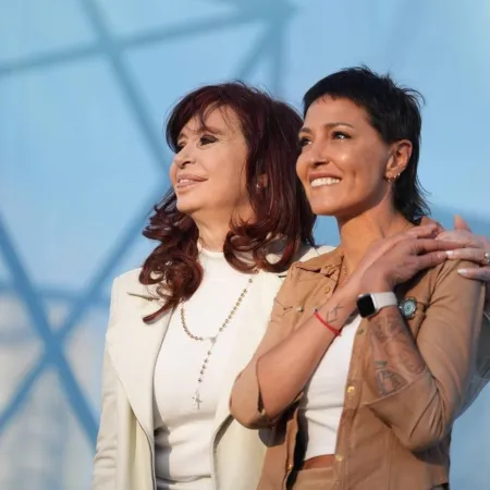 Desde Tribunales, Mayra Mendoza alerta sobre persecución a Cristina Kirchner