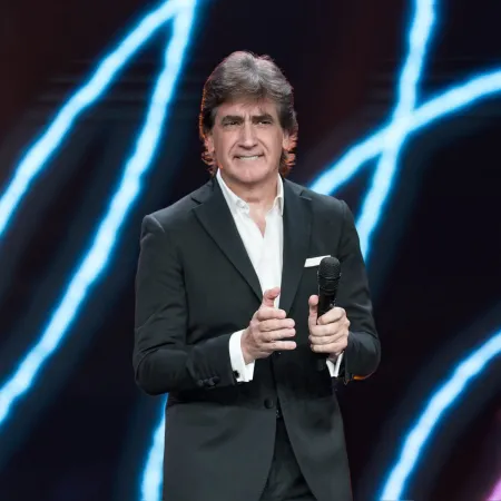 Con palos a Milei y los K: los 10 principios del sector que empuja a Dante Gebel