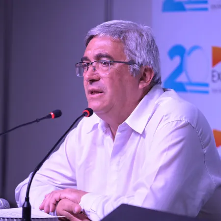 El gobierno de Kicillof se sube a las críticas hacia Sturzenegger por la aftosa