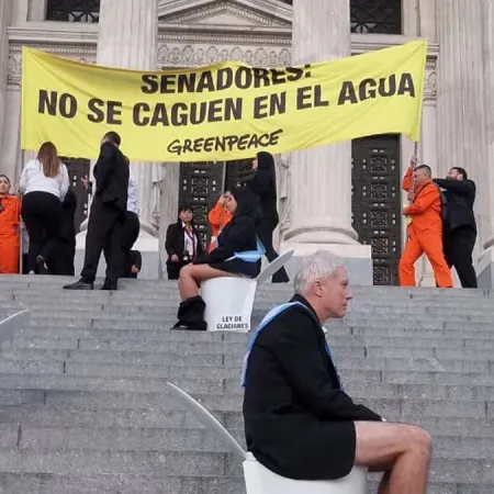 Glaciares: Greenpeace va a la justicia para que los 100 mil inscriptos puedan participar