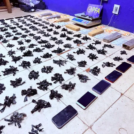 Dos búnkers, un dron y una fuga por los techos: así cayó una banda narco en Lomas de Zamora