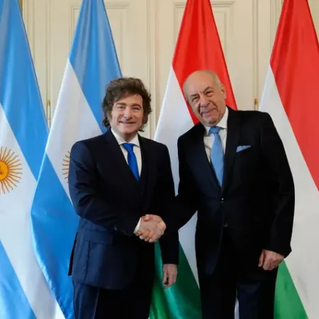 Tras Europa, Milei apuntó contra la prensa y no dijo una palabra de $Libra