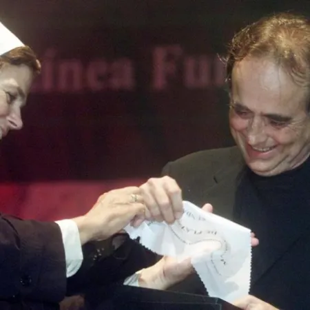 Serrat, lluvia en Ferro y vigilia de 30.000 personas: el 24 de marzo de 2001