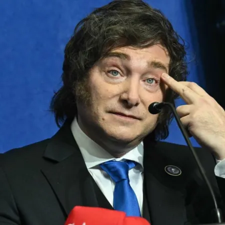 "Traición": qué significa el explosivo posteo de Milei y quién sería el apuntado