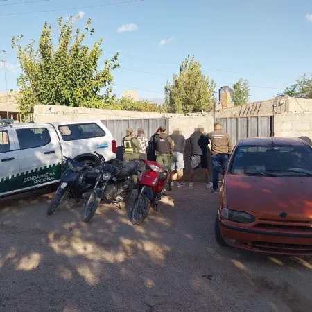 Fueron a buscar a tres narcos y encontraron a un prófugo por homicidio simple