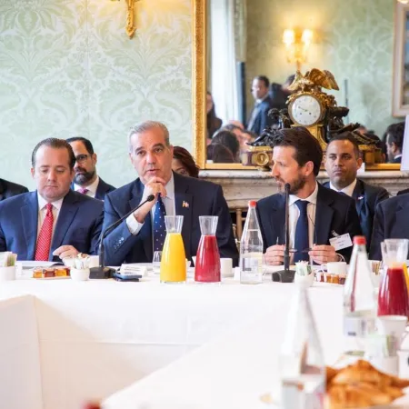 Francia y la OCDE: el plan de Abinader para mover el tablero del Caribe