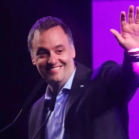 Adorni en la mira de Ariel Lijo: qué busca la Justicia sobre sus vuelos privados