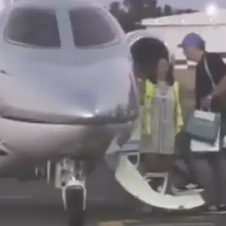 Adorni, más complicado: crece la hipótesis de dádivas por el vuelo privado