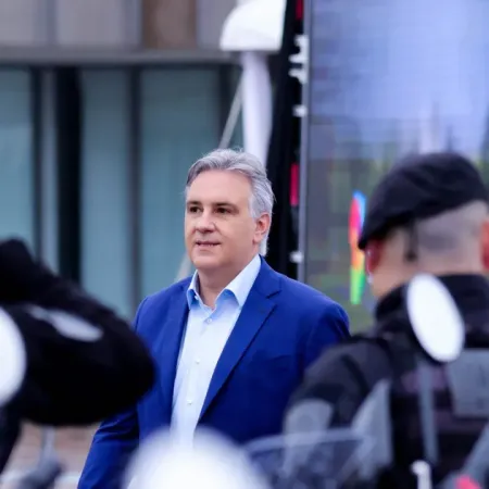 De Loredo quiere un drástico cambio en la Policía de Córdoba: qué dijo Llaryora