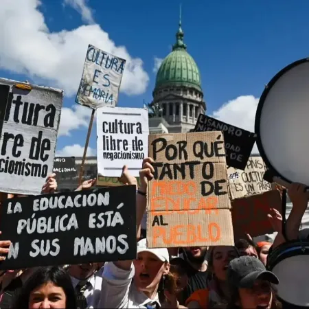 Paro universitario: ¿cuánto perdieron los docentes desde la asunción de Milei?