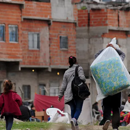 Pobreza, planes sociales y polémica: el Gobierno larga nueva lista de beneficiarios