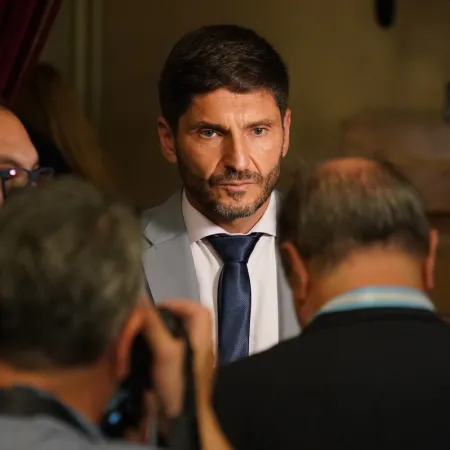 Seguridad y contención: las medidas de Pullaro en San Cristóbal tras el crimen